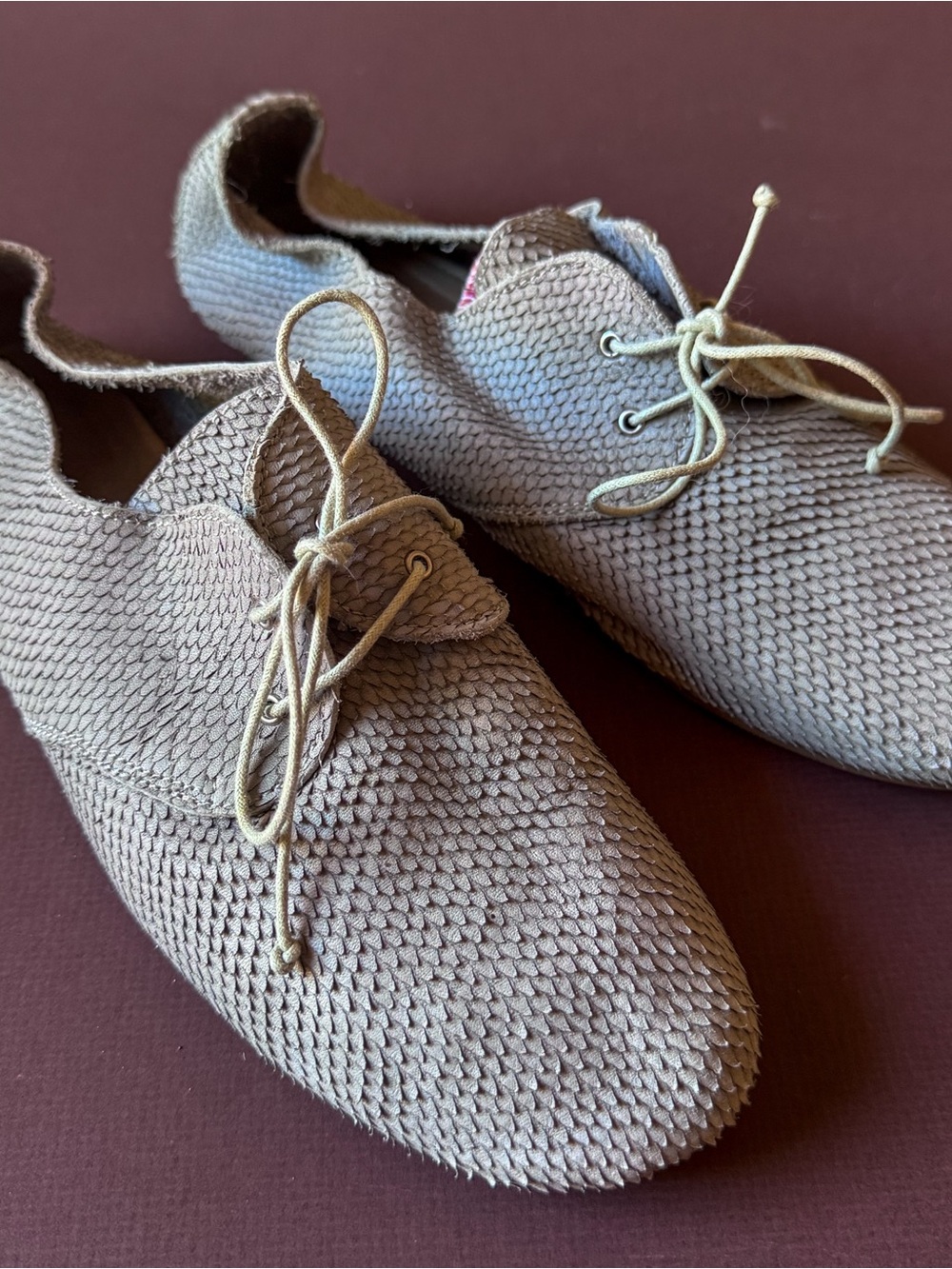 Hobes Shoes; Women’s Leather Minimalist Oxford Style Shoe
